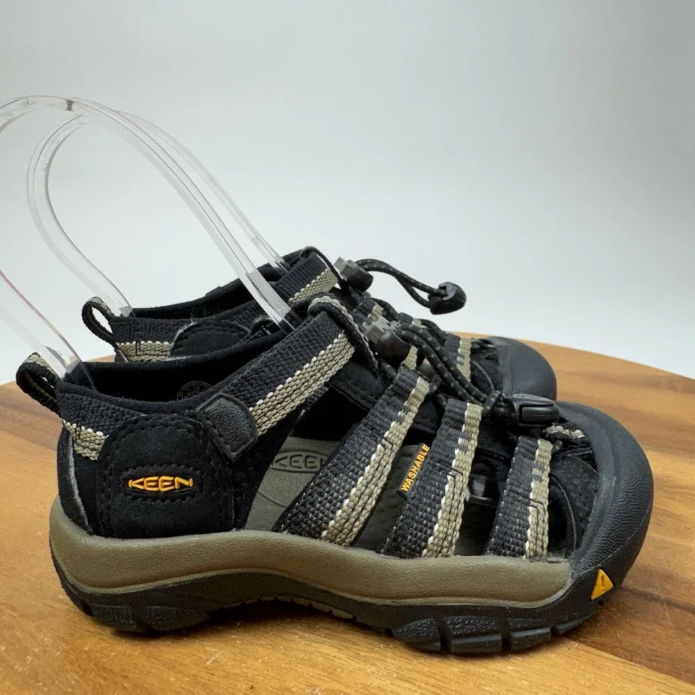Little Kids Keen Newport H2 Black Athletic Trail Walking Sandals Size 10 C